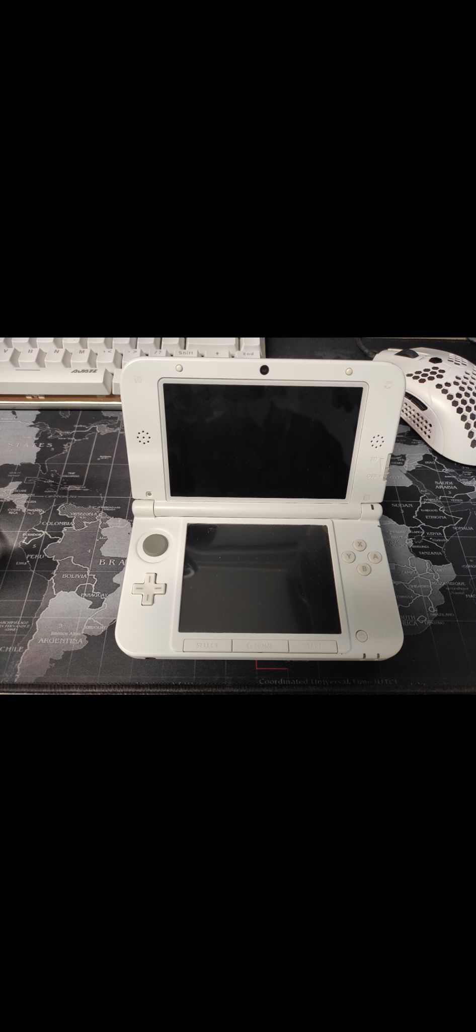 White 3DS XL